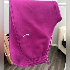 New w/tags - women’s Nike Phoenix Fleece, oversized sweatpants - size XS